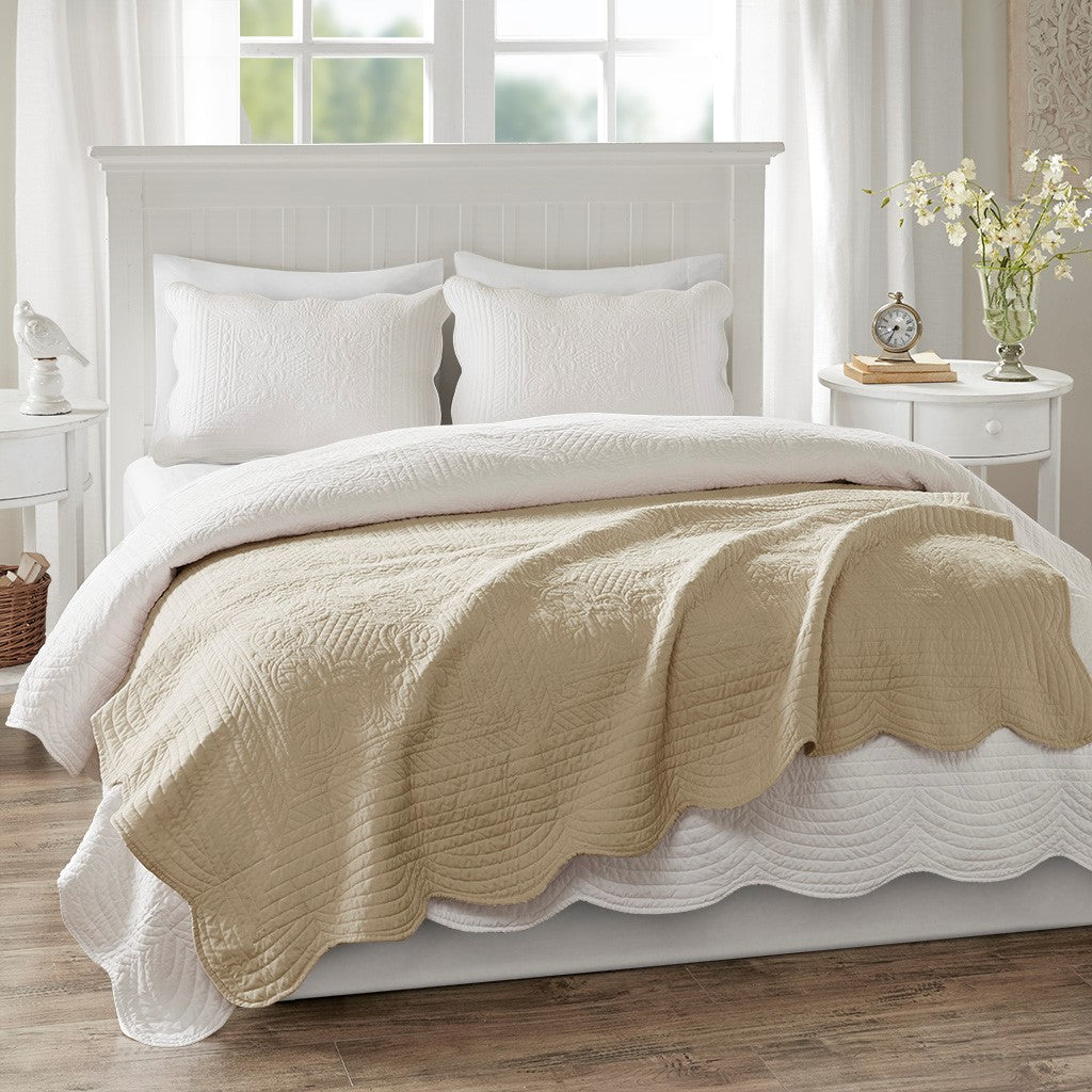 Tuscany Oversized Quilted Throw with Scalloped Edges