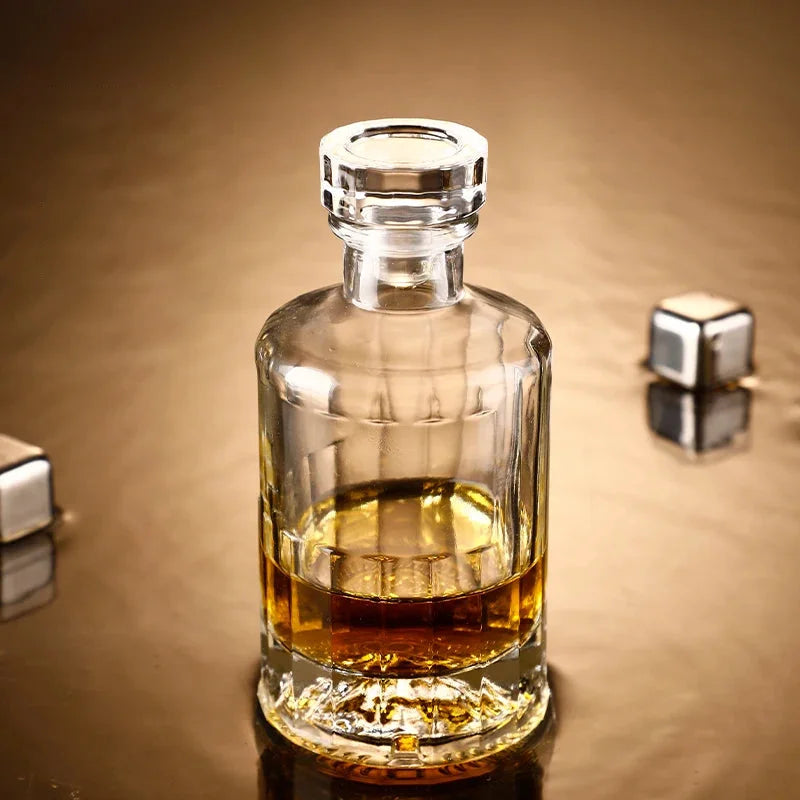 Crystal decanter whiskey airtight elegant durable barware