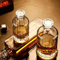 Crystal decanter whiskey airtight elegant durable barware