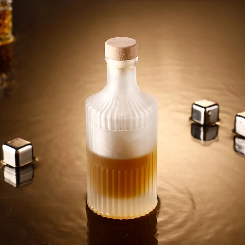 Crystal decanter whiskey airtight elegant durable barware