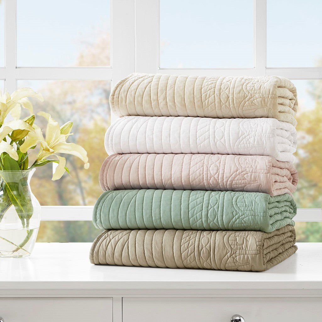 Tuscany Oversized Quilted Throw Blanket Scalloped Edges Elegant Textured Design